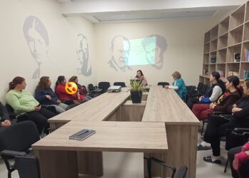 Rëndësia e dinamikave familjare përgjatë ecurisë tek fëmijët me çrregullime të spektrit Autik